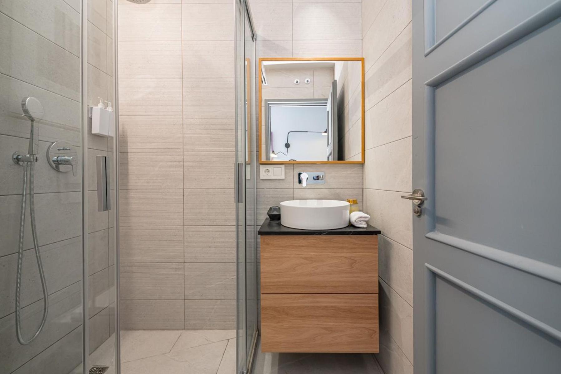 Centric Creative Rooms Мадрид Экстерьер фото
